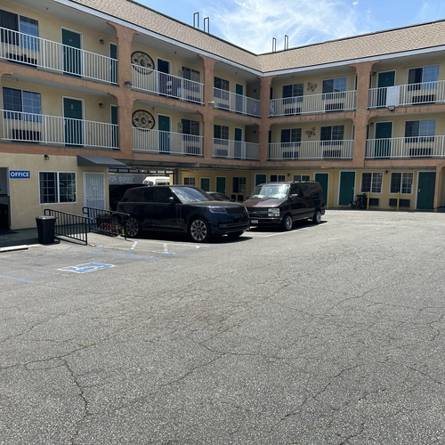 Star Light Inn modern hotel exterior